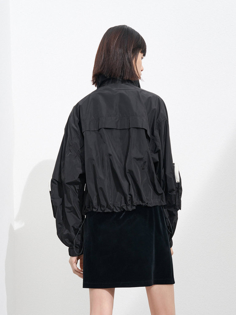 Athleisure Cropped Gorpcore Jacket in Black