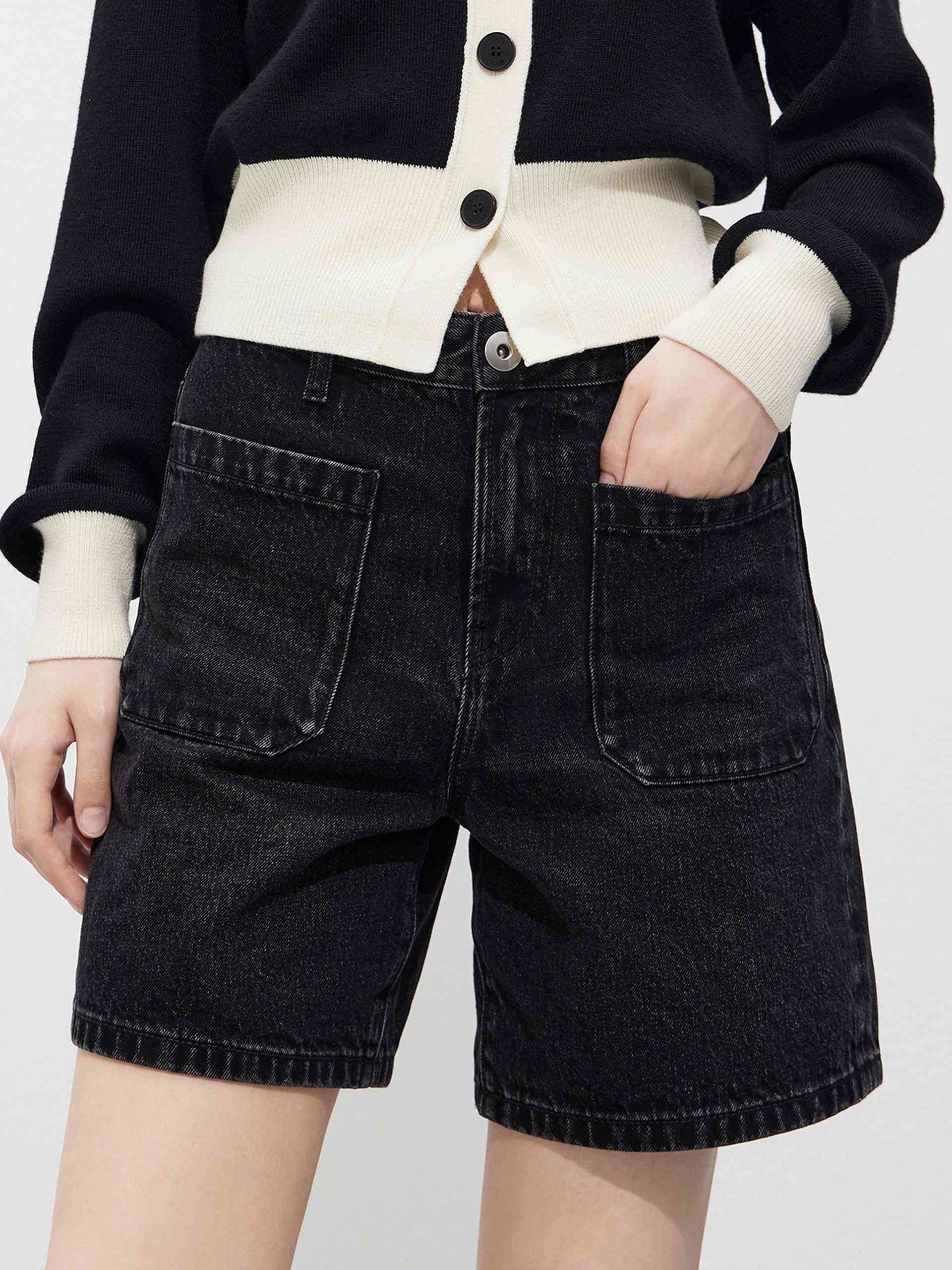 Women's Front Pocket Causal Black Denim Shorts