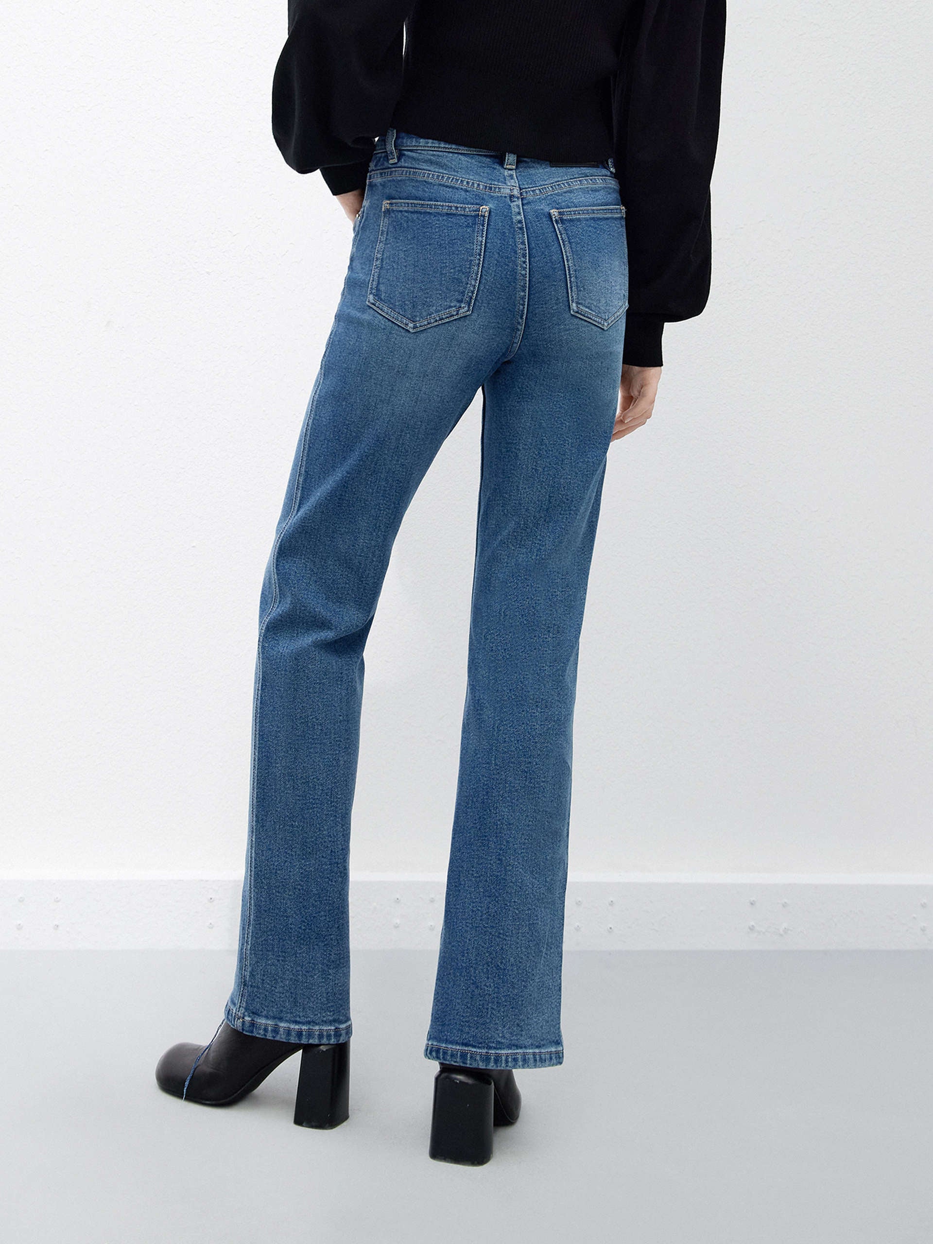 Women's Front Slit Blue Mid-rise Straight Jeans