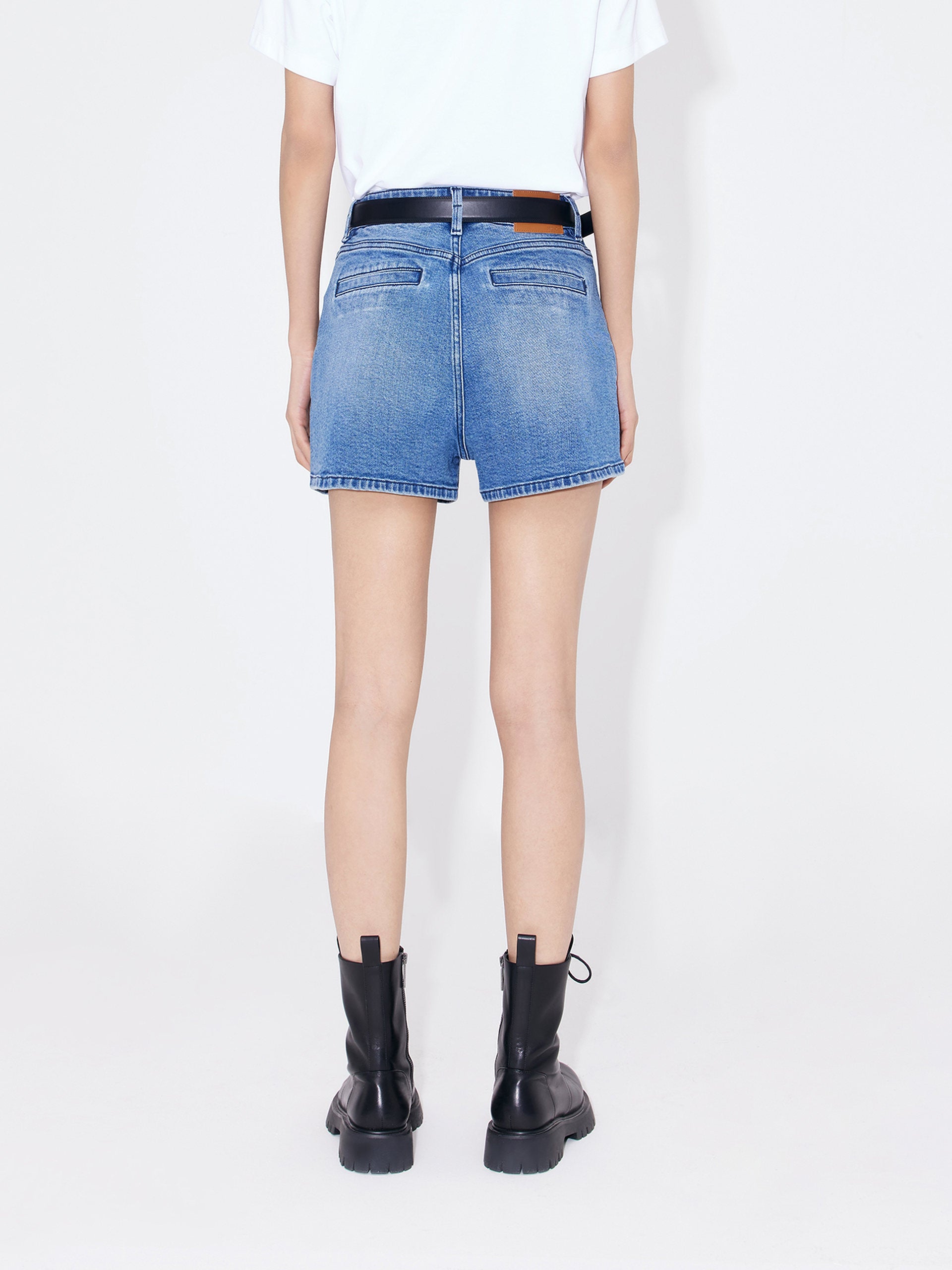 Women's Seams Details Blue Denim Shorts