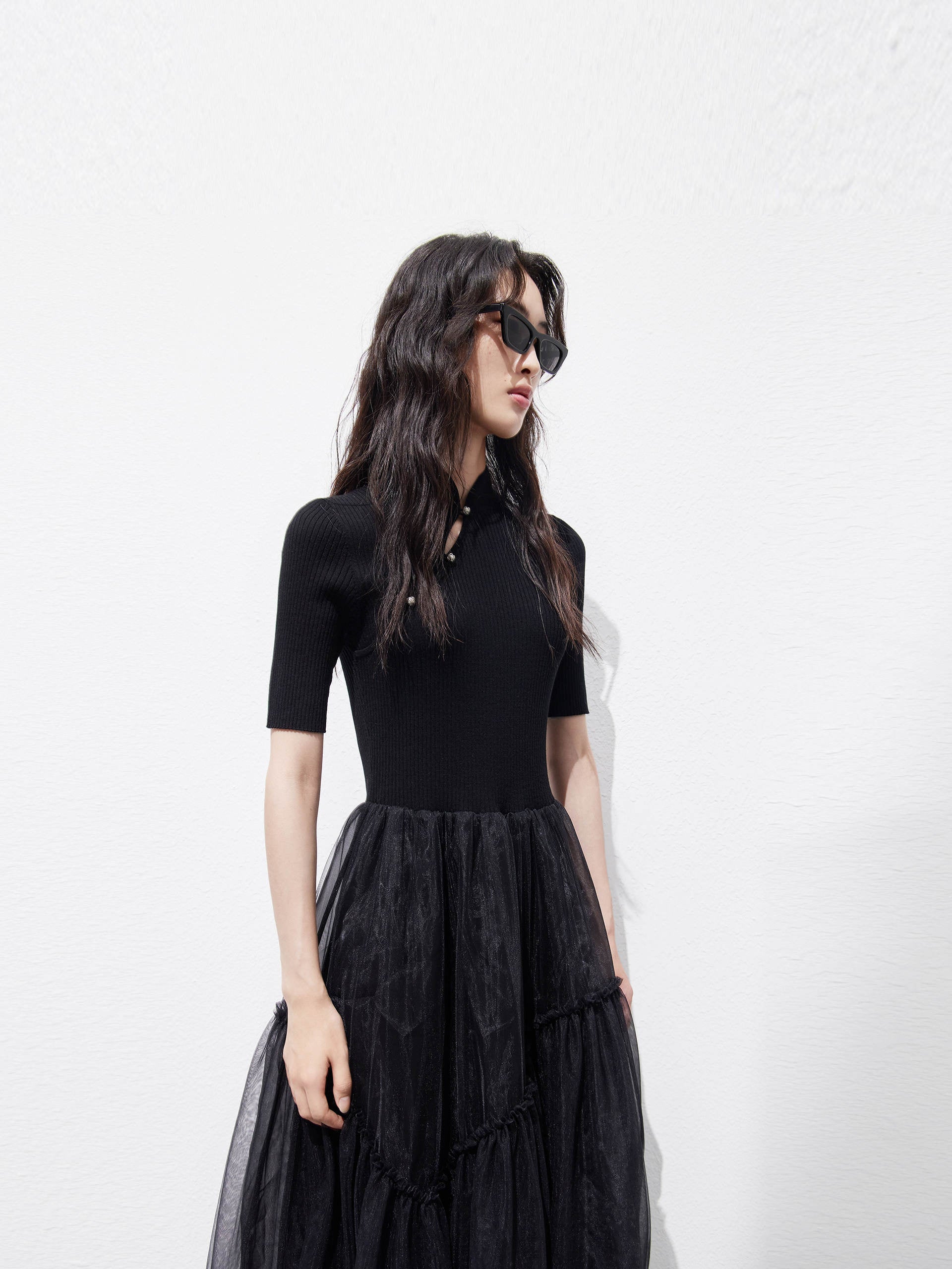 Short Sleeves Splicing Slanted Placket Midi Dress in Black