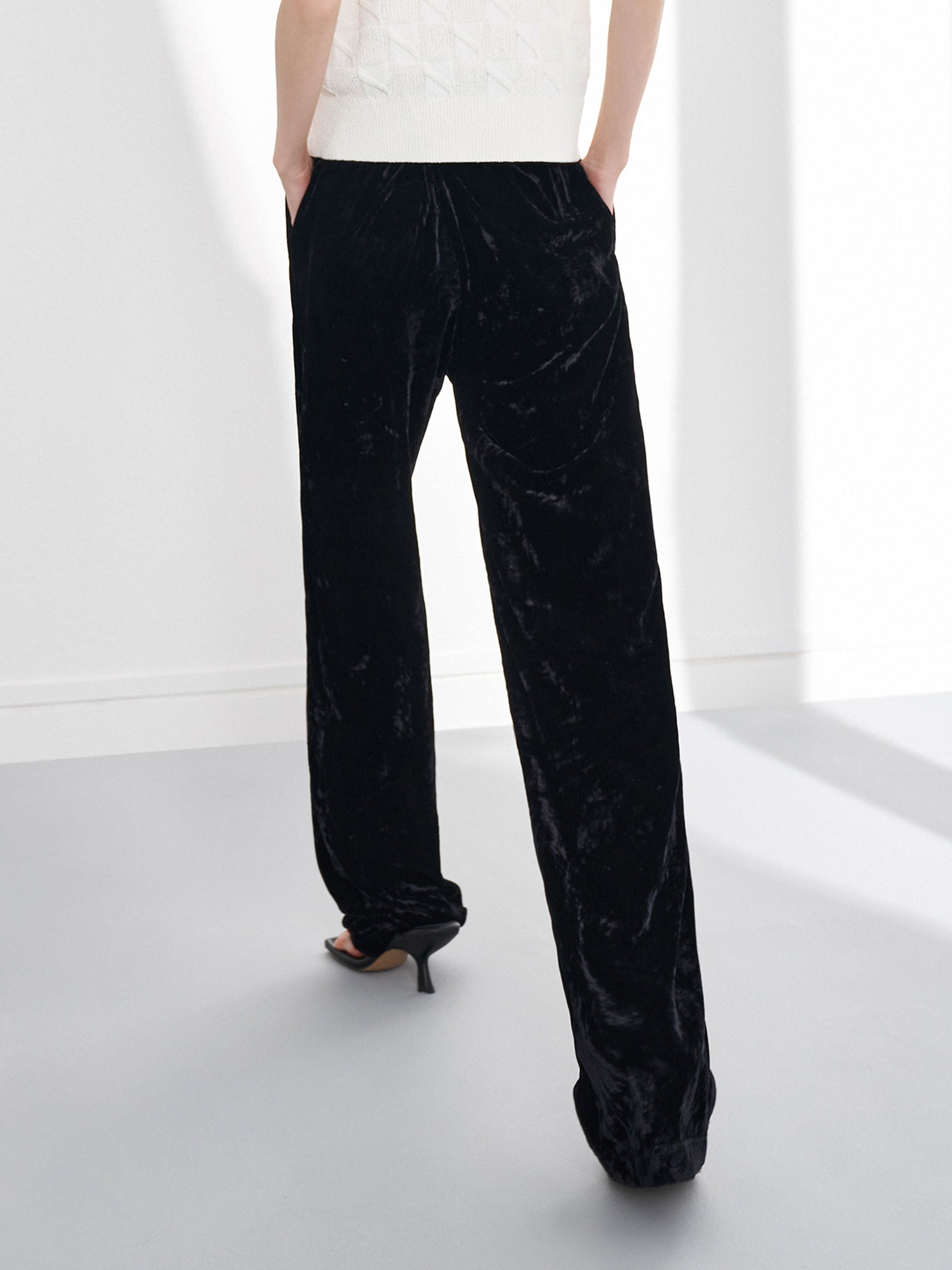 Women's Velvet Elastic Waist Straight Leg Pants in Black