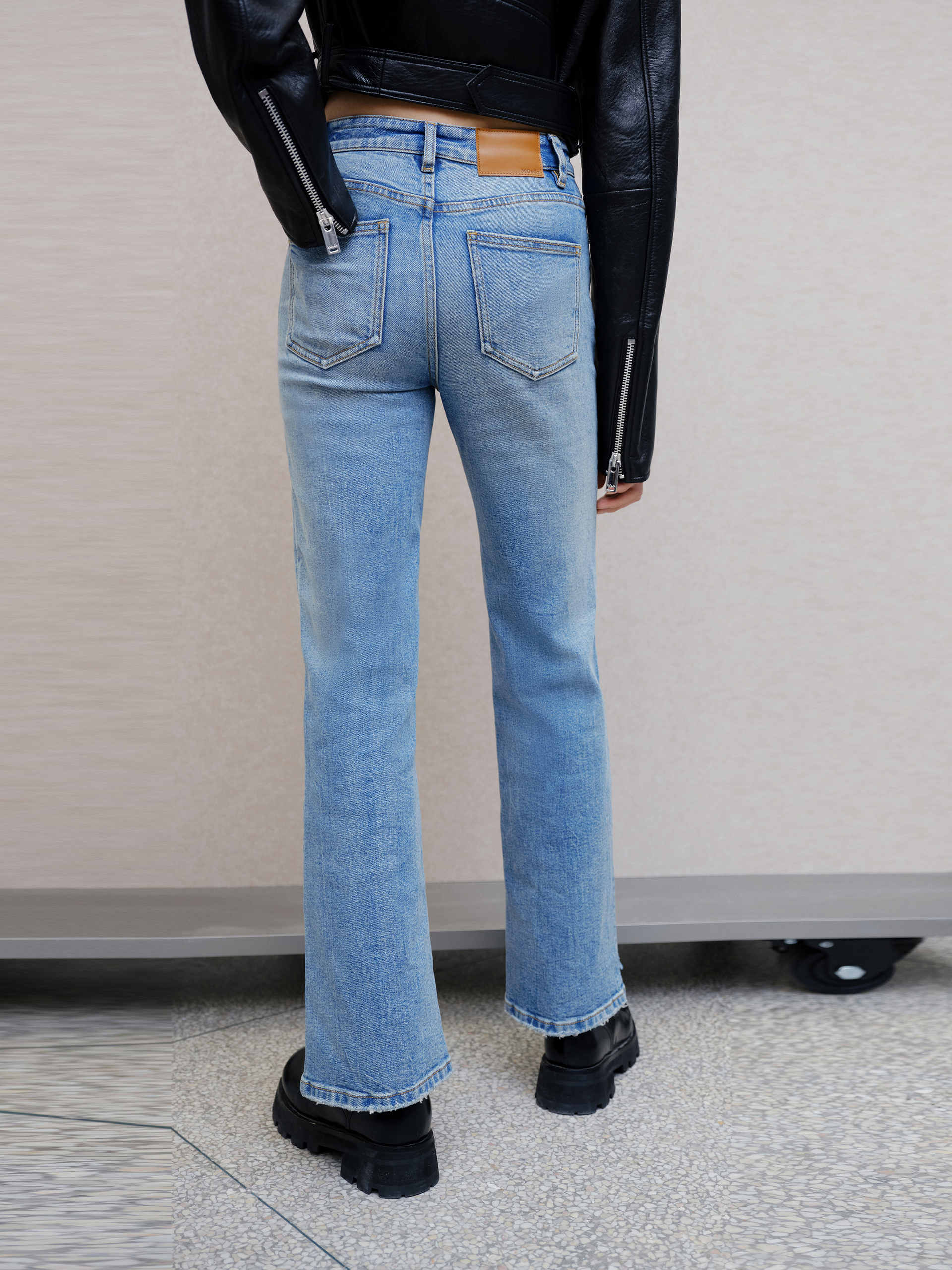  Asymmetric Ankle Jeans in Cotton