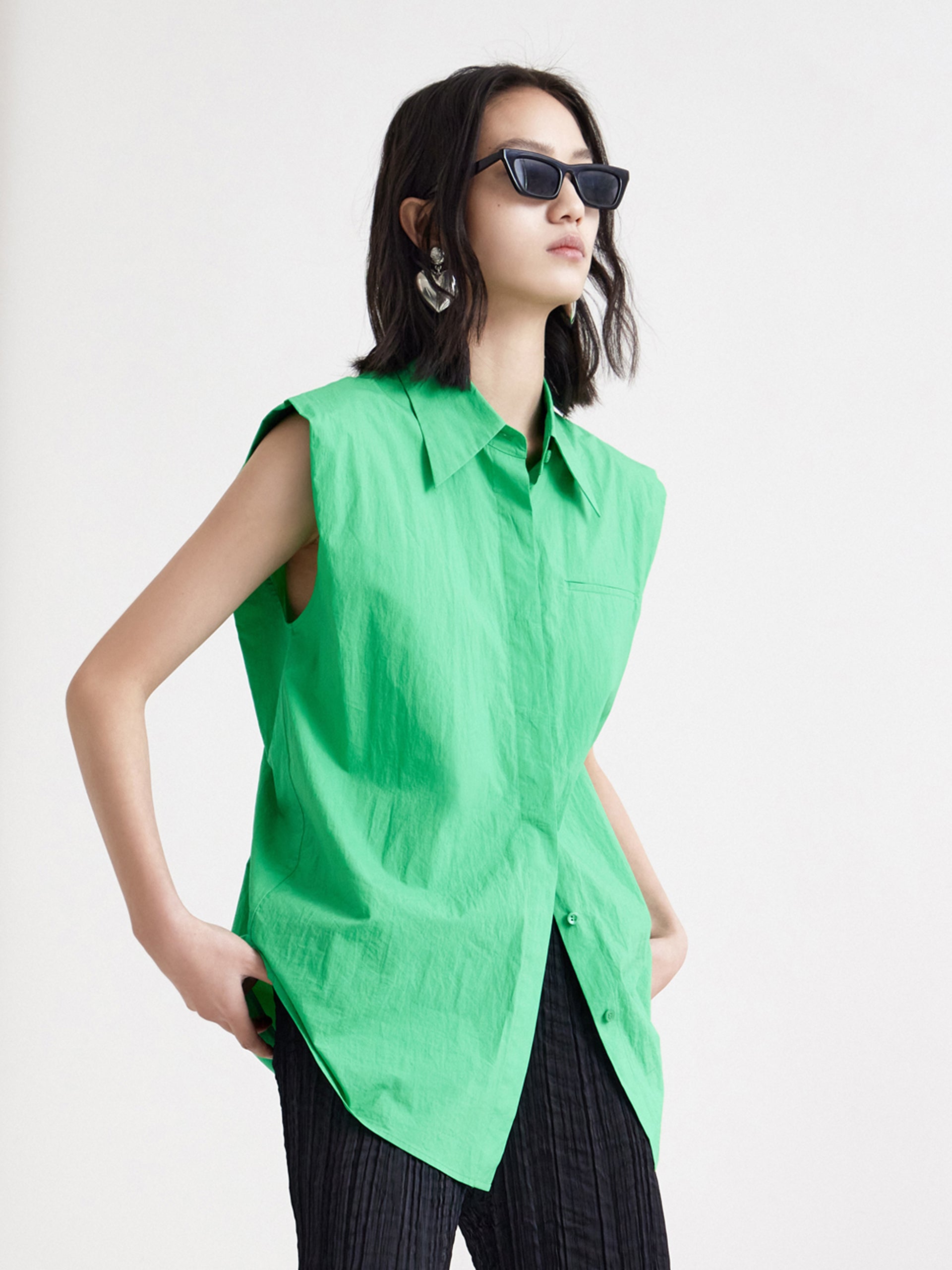 Women's Sleeveless Cotton Shirt with Tie in Green