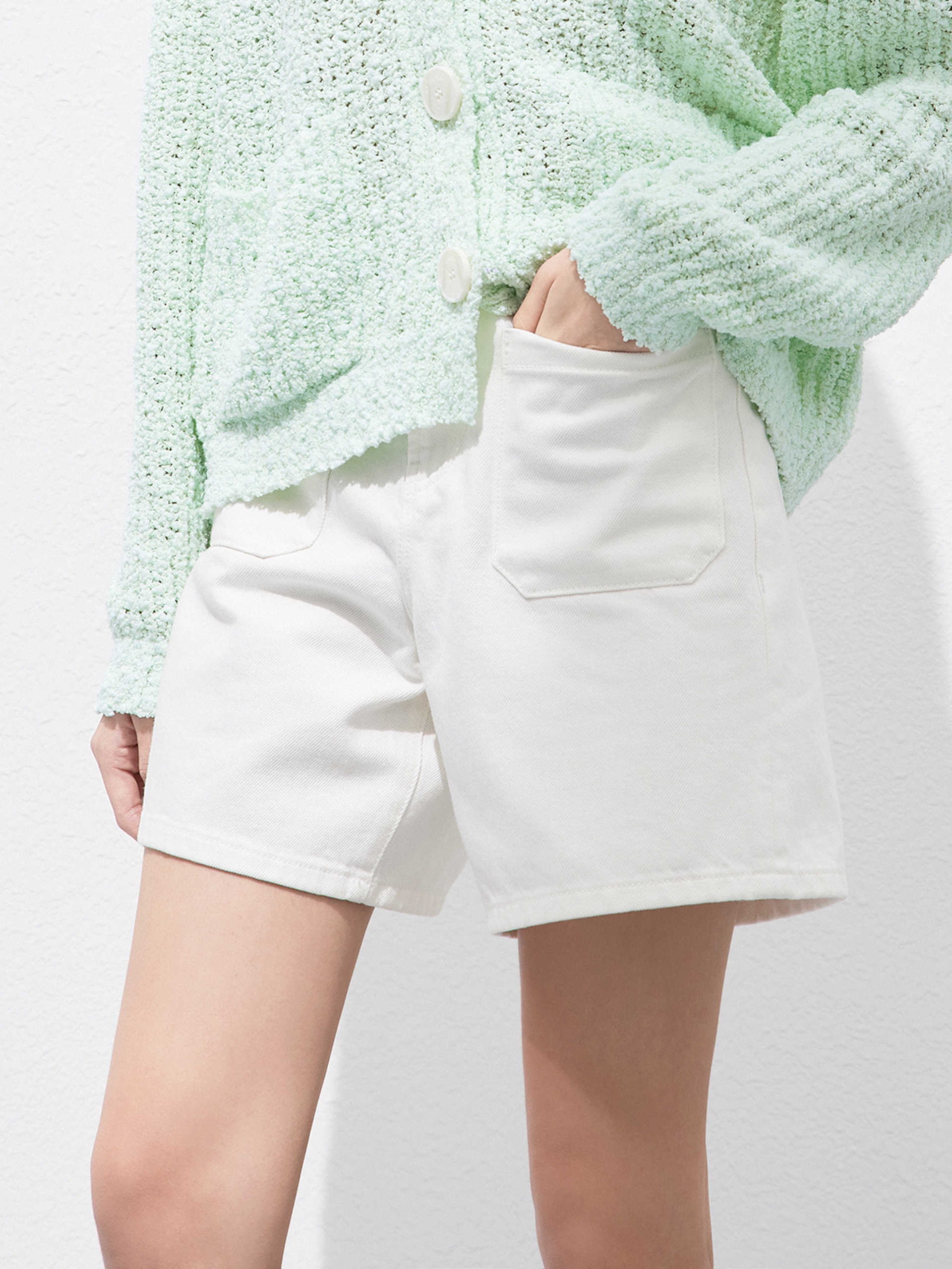 Women's Front Pocket Causal White Denim Shorts