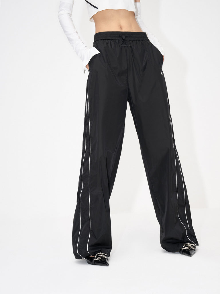 MO&Co. Women's Contrasting Track Parachute Wide-leg Lightweight Pants in Black