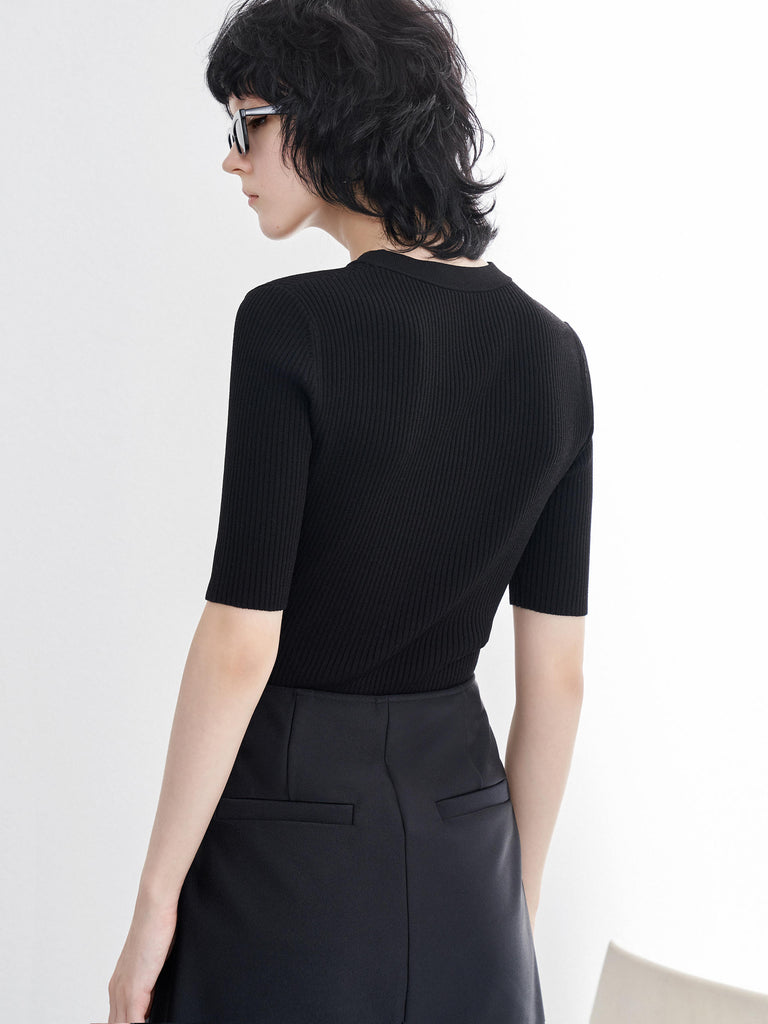 Women's Round Neckline Cross Slim-fitting Knitted Top in Black