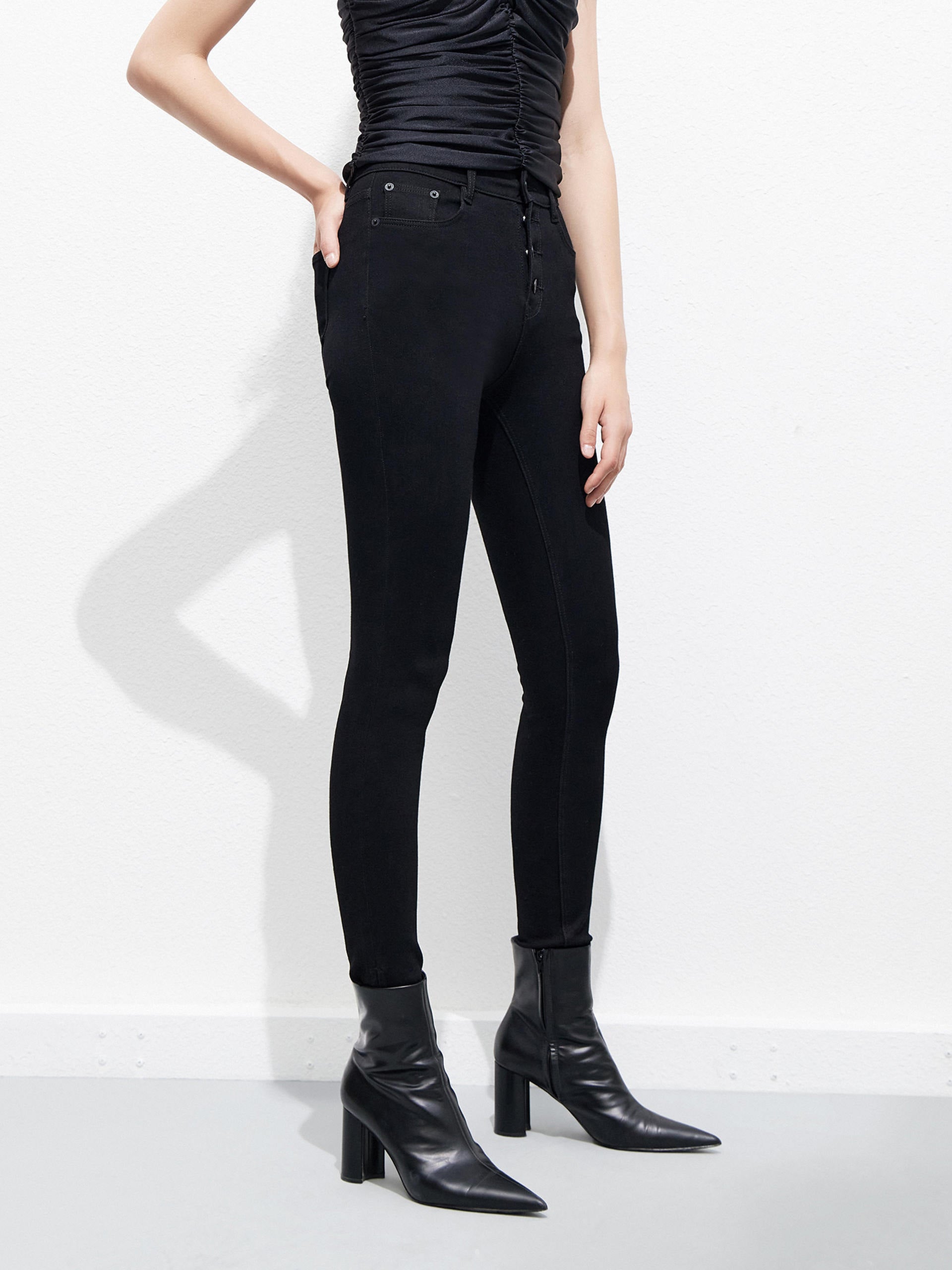 Slit High Rise Jeans in Black Skinny Jeans