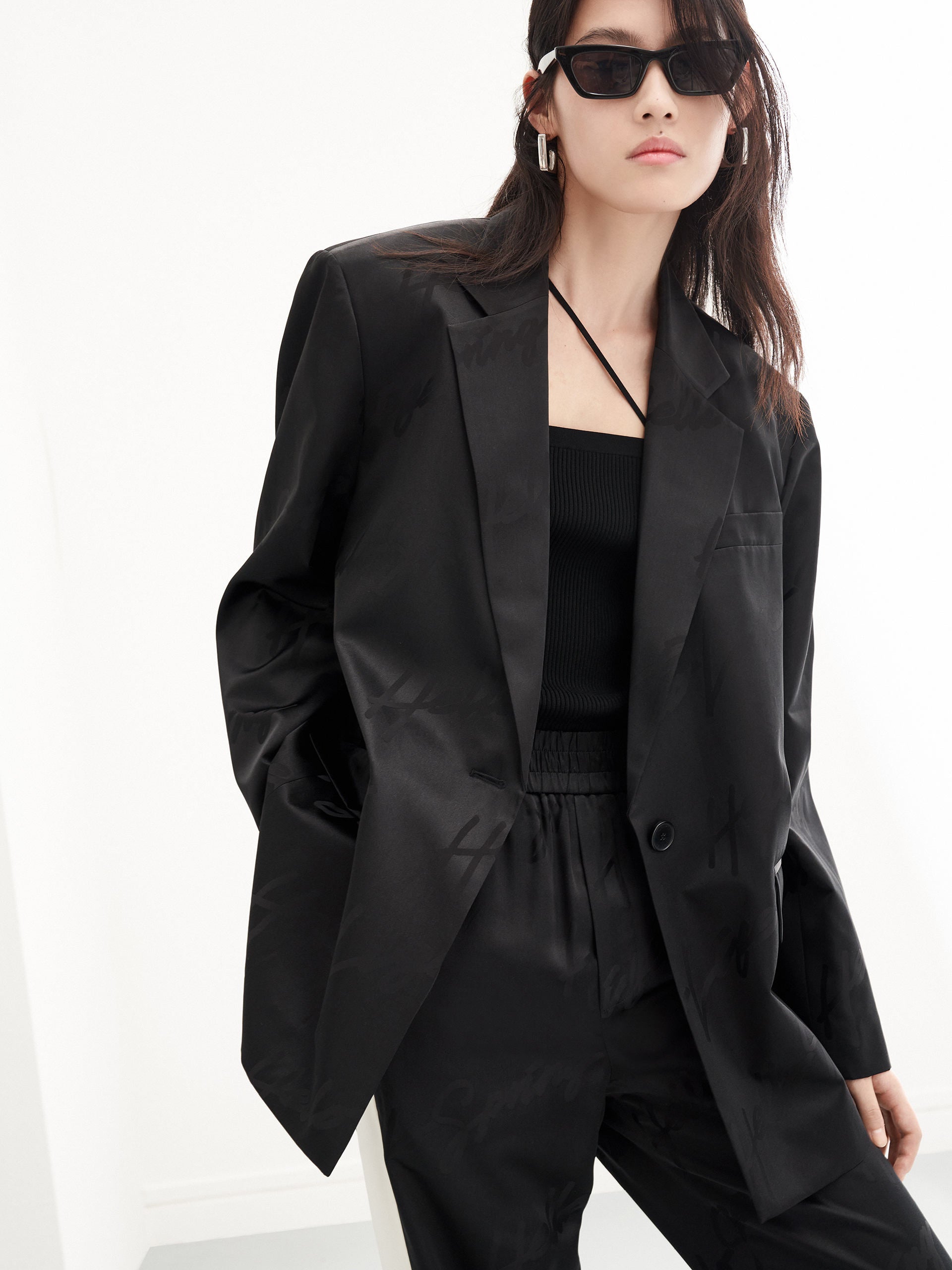  Women's Tailored Loose-fitting Jacquard Letter Blazer in Black