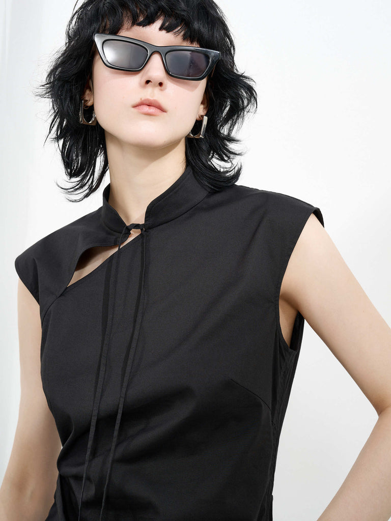 Women's Pleated Slit Oriental Style Sleeveless Top in Black
