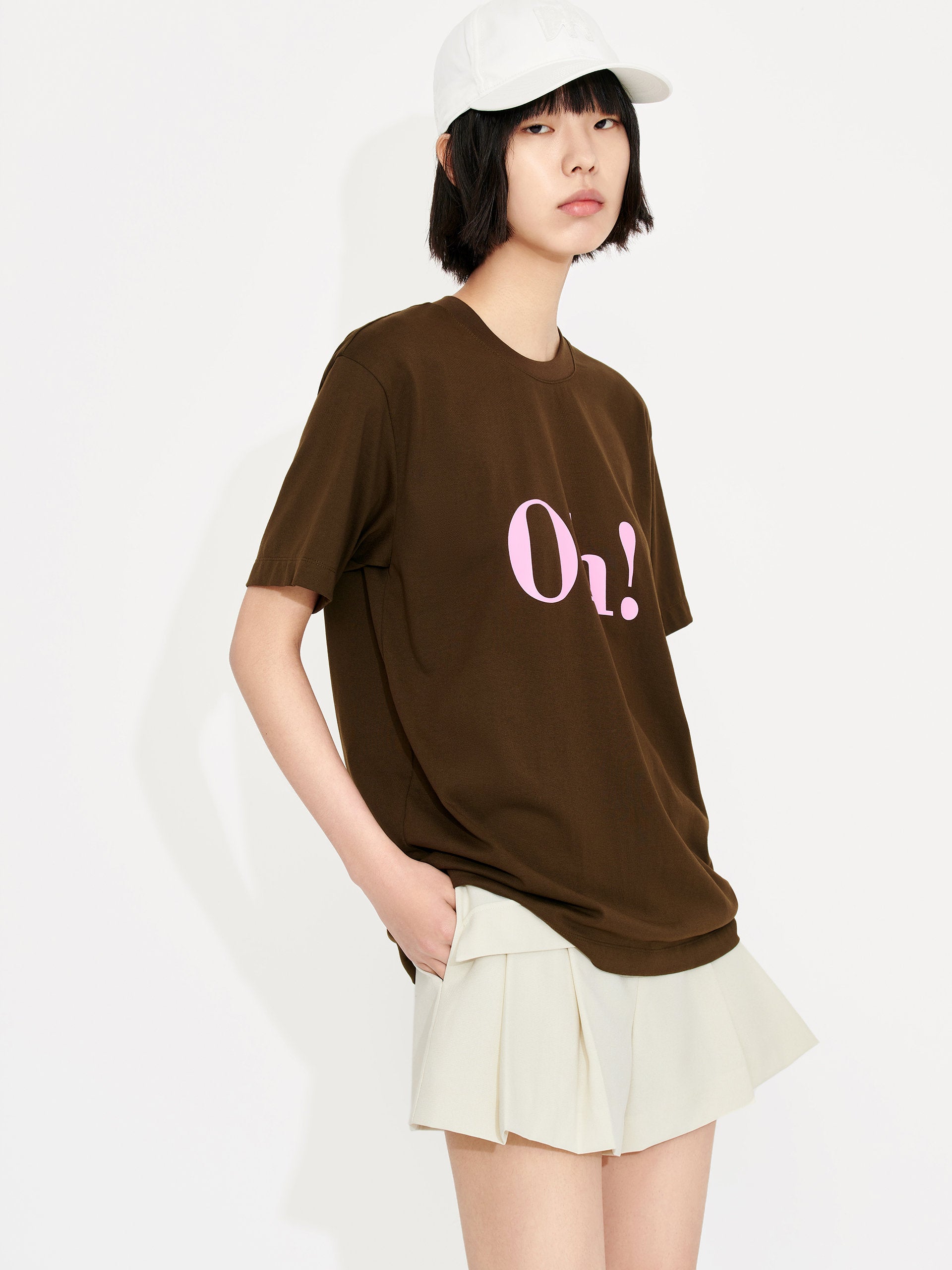 MO&Co. Women's Relaxed Letter Print Round Neck T-shirt in Brown