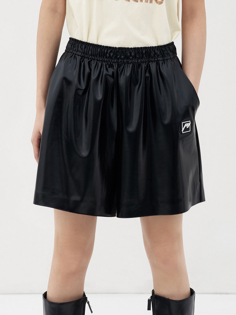 MO&Co. Women's Elastic Waist Casual Loose Casual Streetwear Black Shorts